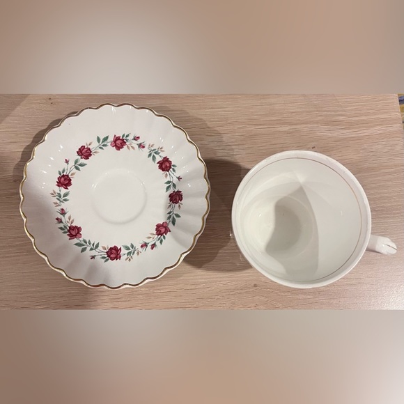 J&G Meakin England Rose Marie Tea Cup & Saucer - Picture 3 of 3